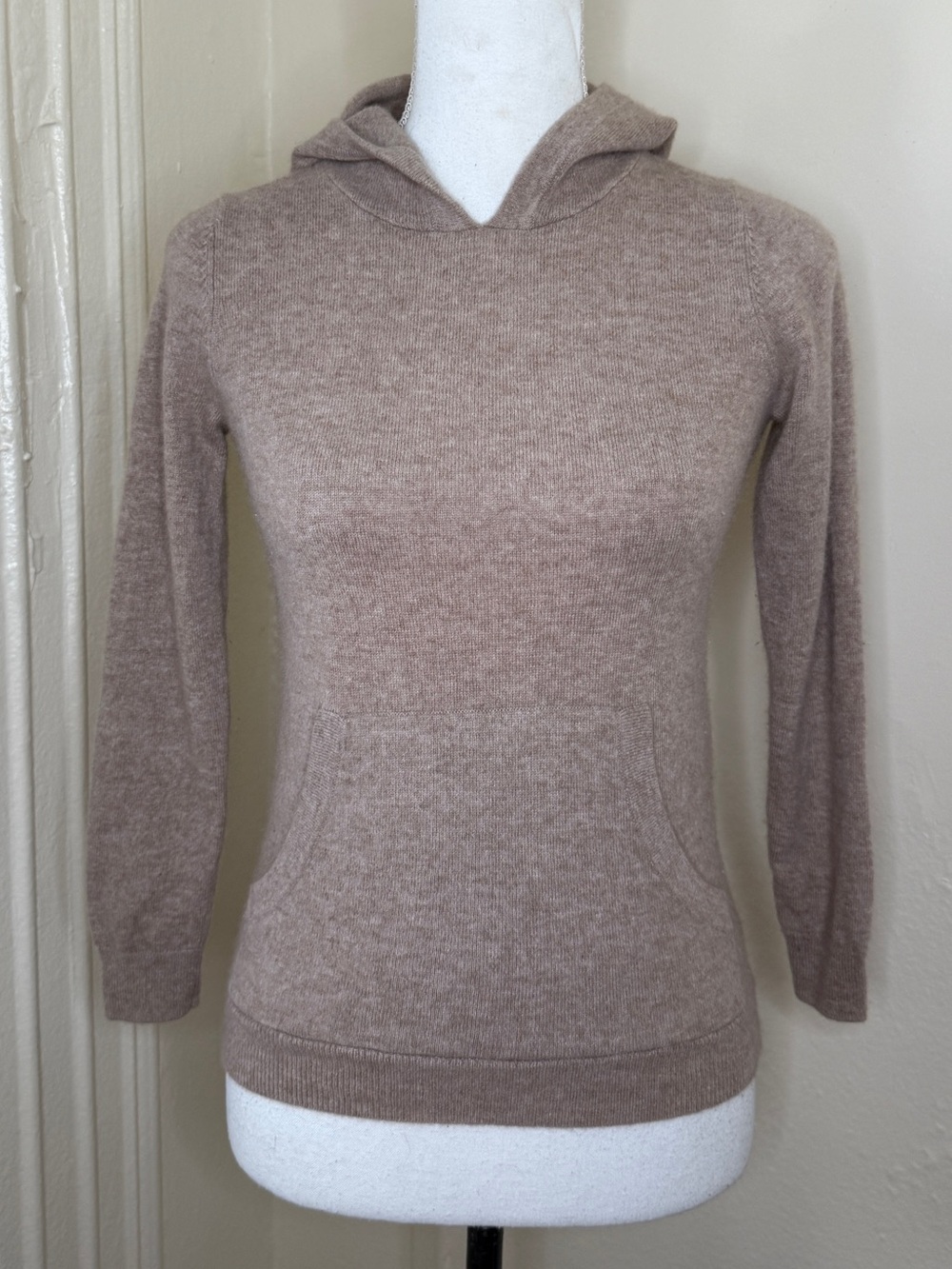 Quince 100% Camel Colored Cashmere Hoodie with Pocket